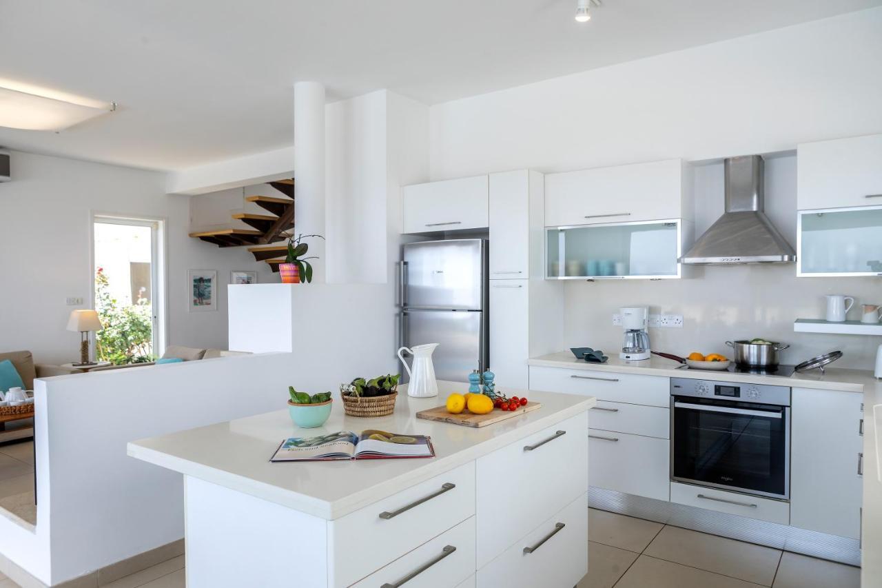Protaras Beachfront Villa Alia Bagian luar foto