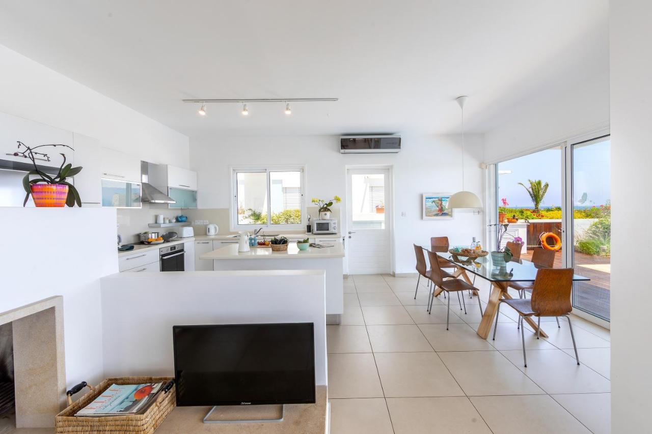 Protaras Beachfront Villa Alia Bagian luar foto