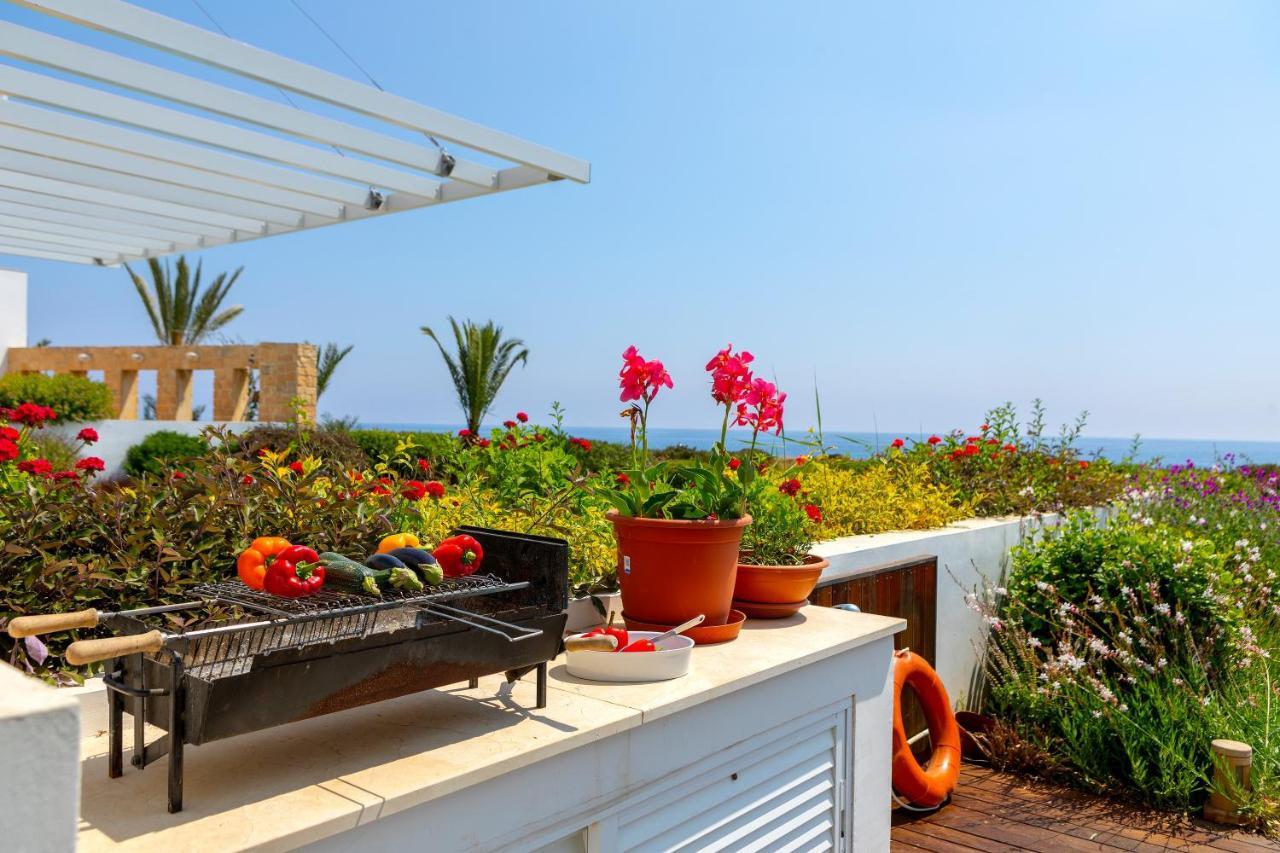 Protaras Beachfront Villa Alia Bagian luar foto