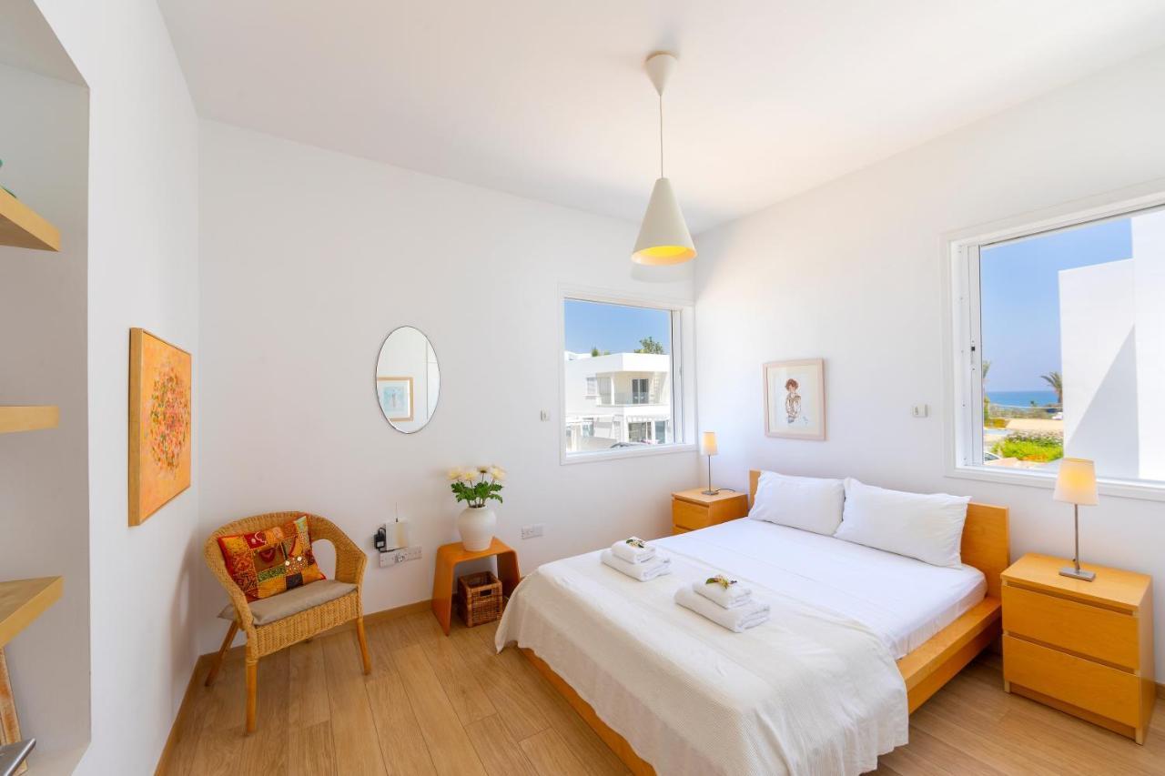 Protaras Beachfront Villa Alia Bagian luar foto