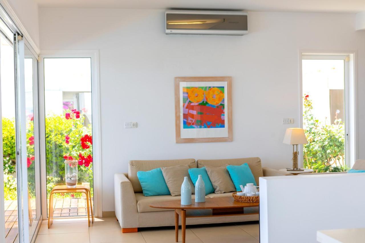 Protaras Beachfront Villa Alia Bagian luar foto