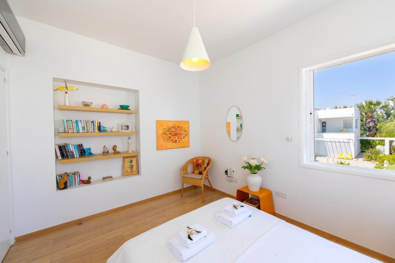 Protaras Beachfront Villa Alia Bagian luar foto