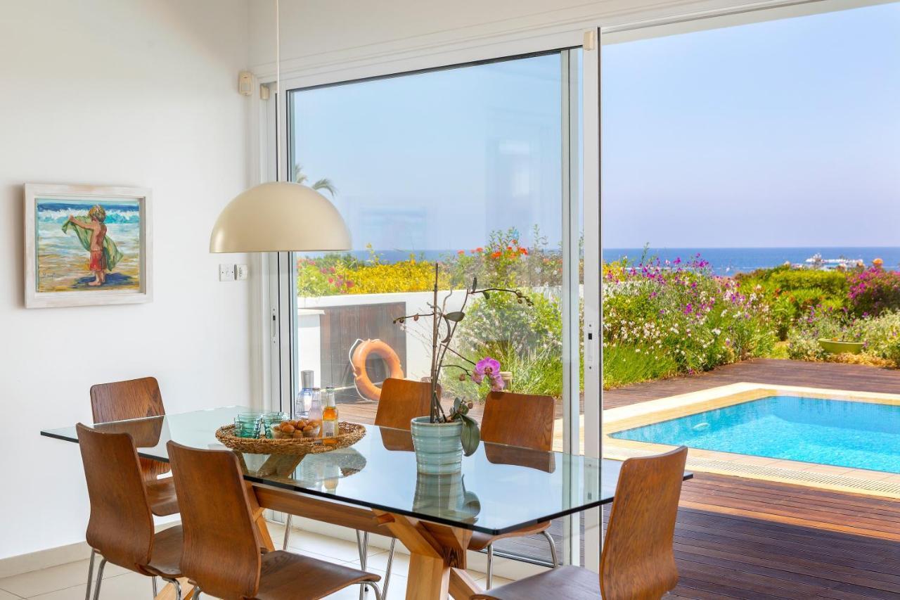 Protaras Beachfront Villa Alia Bagian luar foto