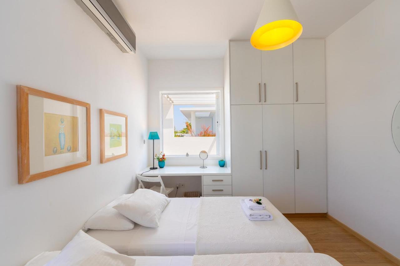 Protaras Beachfront Villa Alia Bagian luar foto