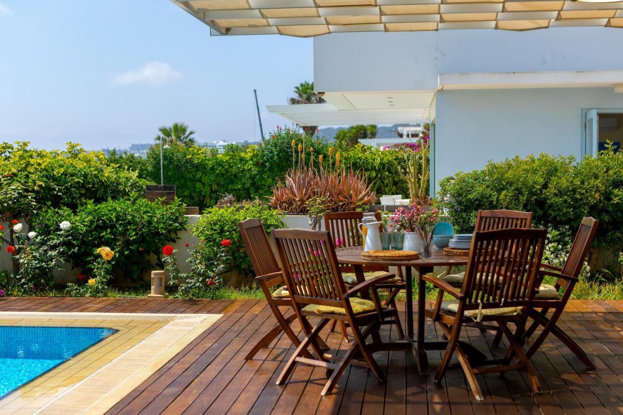 Protaras Beachfront Villa Alia Bagian luar foto